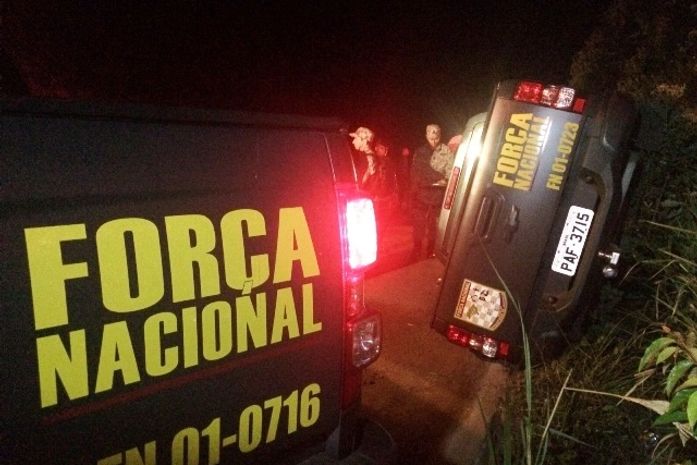 Quatro policiais ficaram feridos 