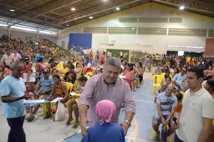 Prefeito George Clemente entregou as 812 chaves das casas do Residencial Jaci Clemente