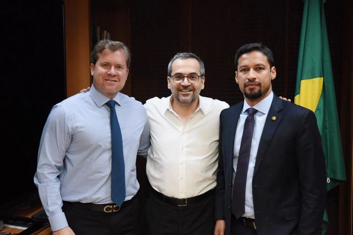 No MEC, ministro Weintraub garante à bancada que vai concluir obras de creches em Alagoas