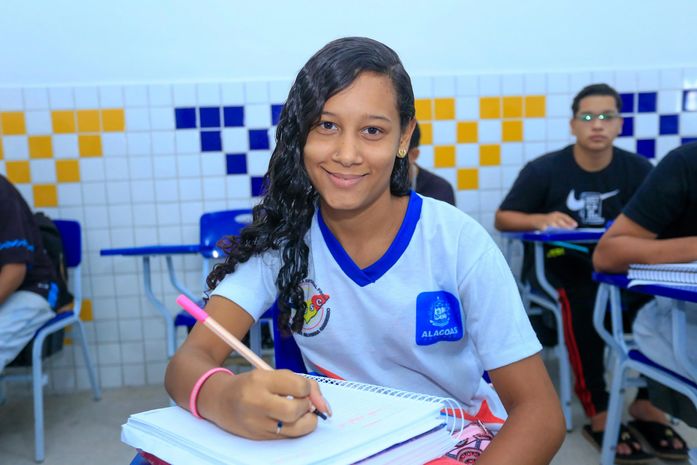 Lei institui ensino integral como política permanente de Estado