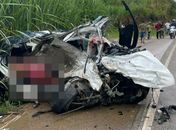 Uma pessoa morre e outra fica ferida após colisão entre carro e micro-ônibus, em Porto Calvo
