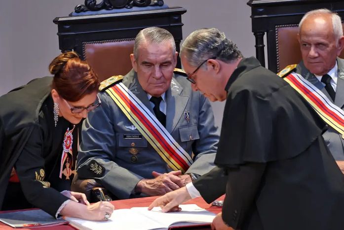 Presidente do STM diz que Bolsonaro pode ser julgado por crime militar