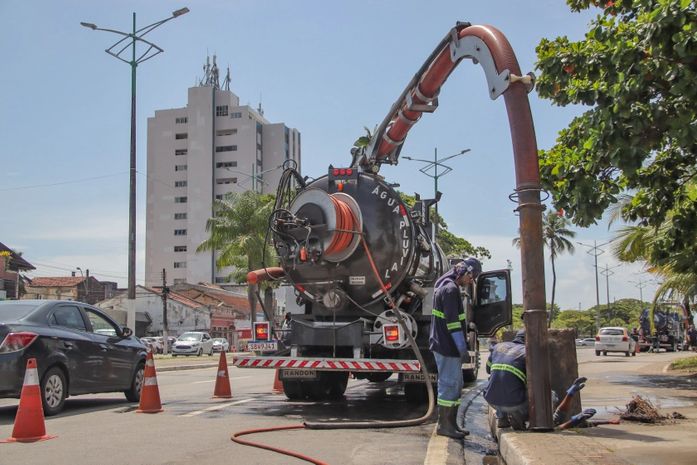 Entenda como lixo jogado nas ruas pode causar alagamentos em época de chuvas