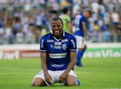 Após problemas disciplinares, lateral Régis entra em acordo e deixa o CSA