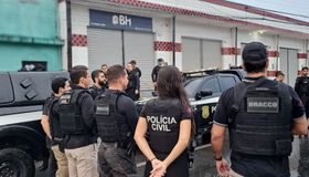 Polícia cumpre 70 mandados em operação e prende mais de dez pessoas nas primeiras horas desta quarta (11)