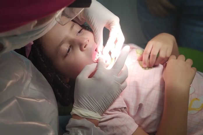 Campanha Julho Laranja alerta para a importância de cuidados ortodônticos precoces