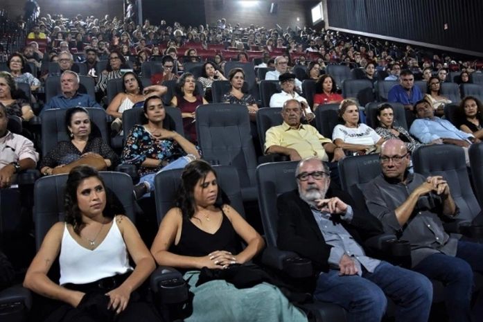 Avant-premiére de “O Grande Circo Místico”, de Cacá Diegues, lota cinema em Maceió