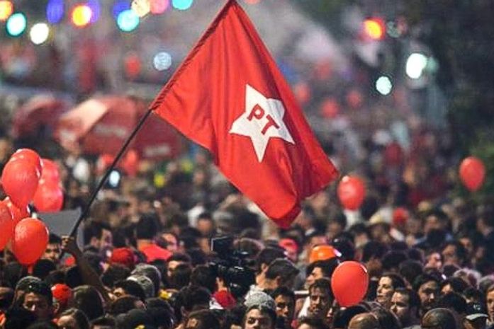 Aos 45 anos, PT perdeu a bandeira da honestidade na política do Brasil