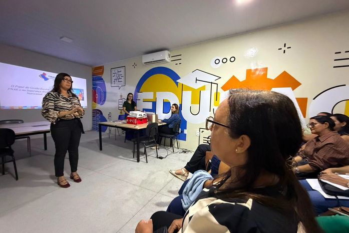 Diretores da rede municipal de Traipu participam de formação sobre alimentação escolar e fortalecimento de ações educativas