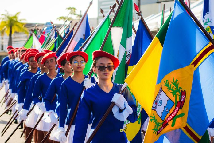 Desfile estudantil comemora os 207 anos de Emancipação Política de Alagoas