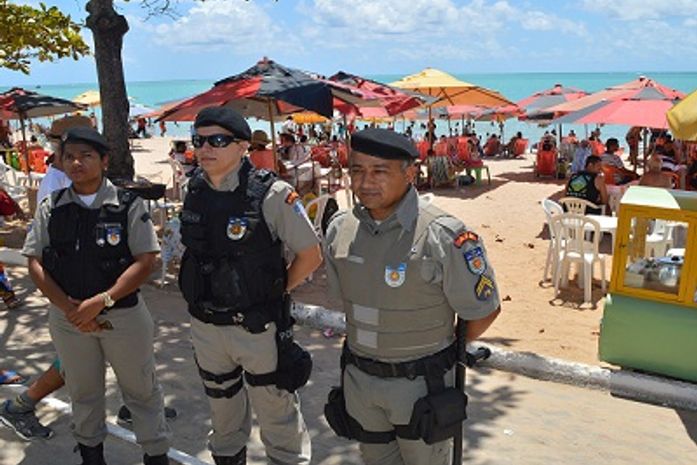 Policiamento é reforçado na orla marítima