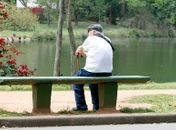 De acordo com o projeto, os beneficiários teriam direito a um reajuste pelo Índice de Preços ao Consumidor da Terceira Idade (IPC-3i), que é mais alto que a inflação geral
