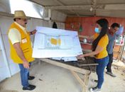 Secretária Gabriela Gonçalves e prefeito de Rio Largo vistoriam construção de praça no Complexo Brasil Novo