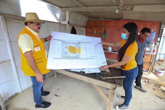Secretária Gabriela Gonçalves e prefeito de Rio Largo vistoriam construção de praça no Complexo Brasil Novo