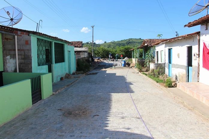 Povoado Santa Fé tem nova rua pavimentada, em União dos Palmares