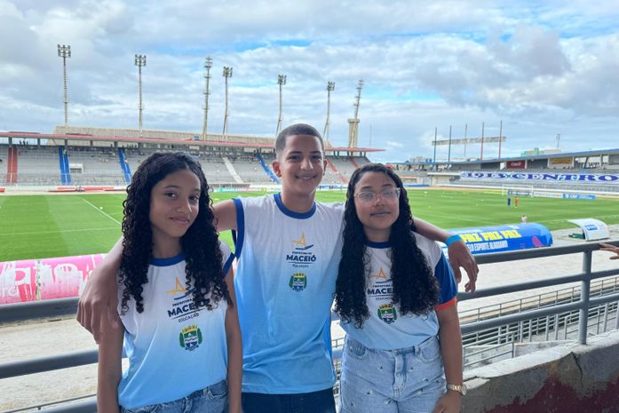 Alunos da rede municipal acompanham CSA x Figueirense em mais uma edição do projeto Jovem Torcedor