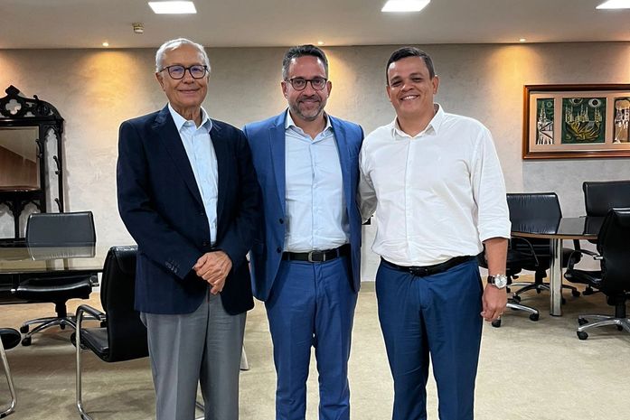 Nesta terça-feira acompanhado do Deputado Estadual Dr.Wanderley, o pré candidato a Prefeito por Paulo Jacinto/AL - Fabrício Faustino, foi recebido pelo Governador Paulo Dantas
