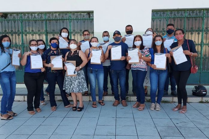 Prefeito exonera diretores de escolas por participarem de evento de adversário