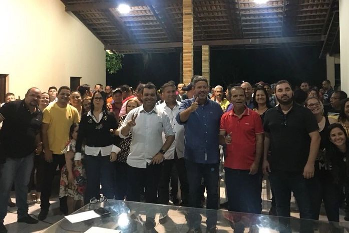 Em Atalaia comitiva do prefeito Chico Vigário recebeu Arthur Lira para apoio político