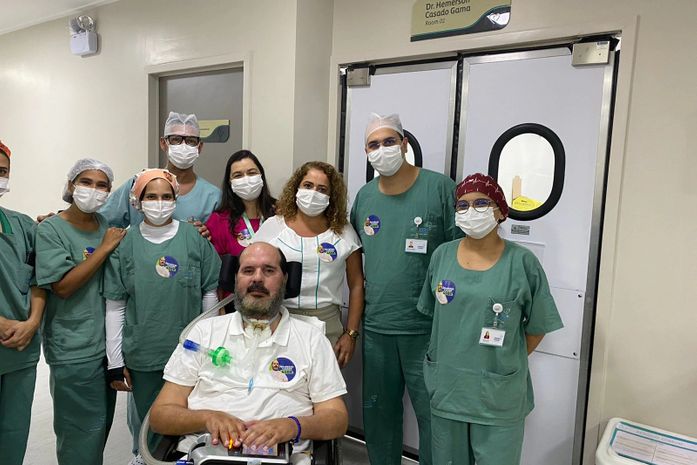 "Visita do Candidato a deputado federal por Alagoas Dr.Hemerson Casado emociona enfermeiros.”