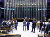 Câmara aprova urgência para projeto que pode ser opção para custear piso dos enfermeiros