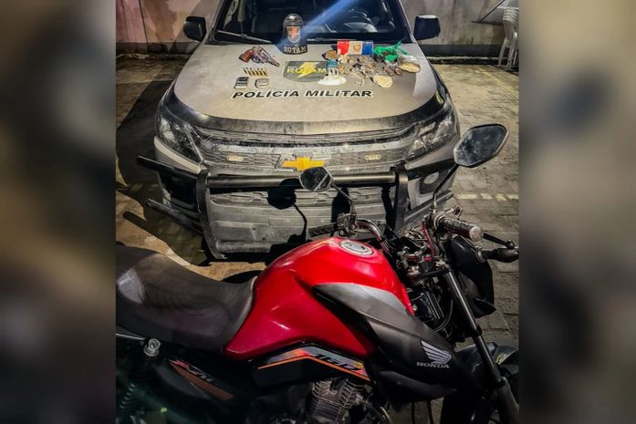 Quatro suspeitos de integrar facção criminosa são presos com drogas e arma no Benedito Bentes