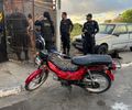 Suspeito de receptação é preso com moto furtada à venda em rede social, em Maceió