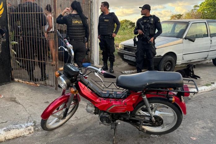 Suspeito de receptação é preso com moto furtada à venda em rede social, em Maceió