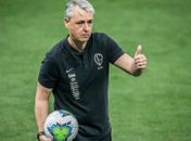 Santos não conta com permanência de Cuca e sonda 5 técnicos