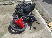 Colisão entre carro e moto deixa dois feridos em Maceió
