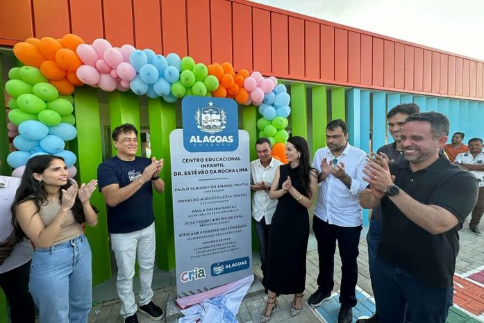Prefeito de Anadia e governador inauguram creche CRIA
