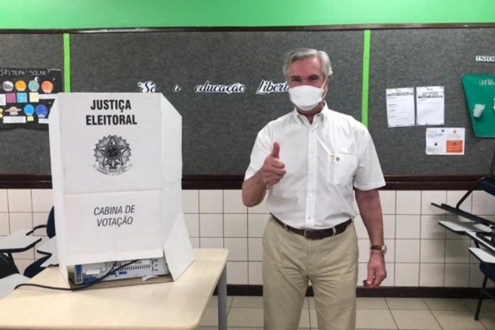 Collor parabeniza JHC por vitória e diz que a humildade venceu a arrogância