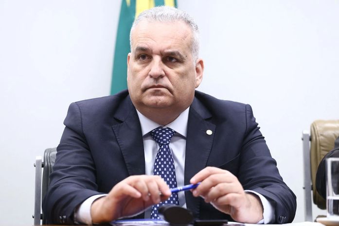 Alfredo Gaspar cobra explicações ao Ministério da Justiça sobre troca de delegado da PF em investigação do INSS