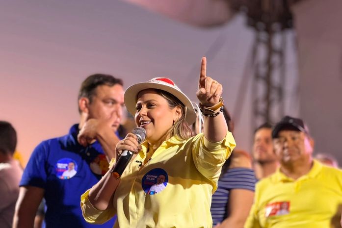 Samyra do Basto arrasta multidão e faz lançamento histórico em Junqueiro