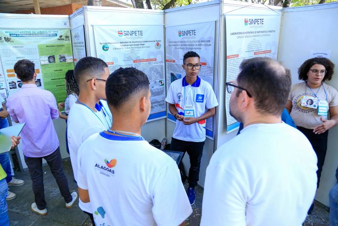 Educação encerra participação na Sinpete com 13 escolas premiadas
