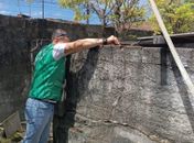 Empresa de concretagem é autuada no bairro Santa Lúcia por despejar resíduos em rede de drenagem