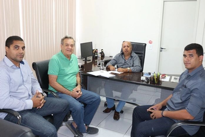 Lailson Gomes recebe deputado federal Ronaldo Lessa