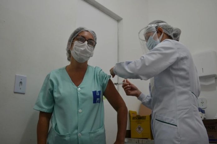 Imunização teve início às 8h30