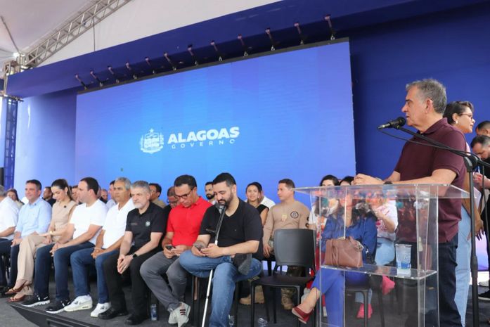 Prefeitos e prefeitas prestigiam entrega histórica do Governo de Alagoas à Segurança Pública