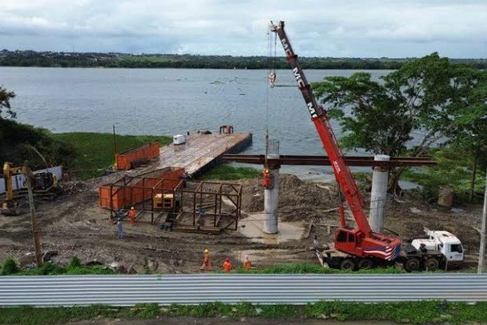 Obra da ponte Penedo (AL) - Neópolis (SE)