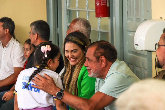 No mês da Emancipação Política de São José da Laje, a prefeita Angela Vanessa entregou a reestruturação física de mais duas Escolas Municipais para a Educação Campeã