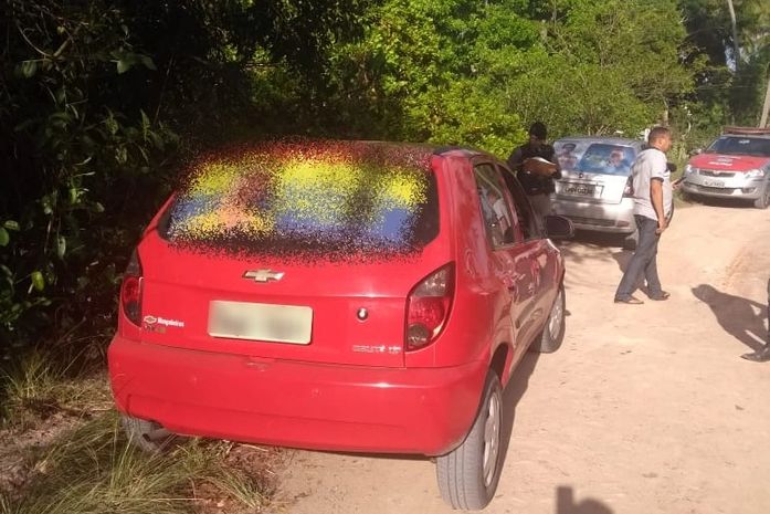 Veículo foi encontrado no início da manhã desta quita-feira (13)