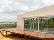Centro de Convenções de Arapiraca terá sala de café e deck com vista para o Lago da Perucaba

