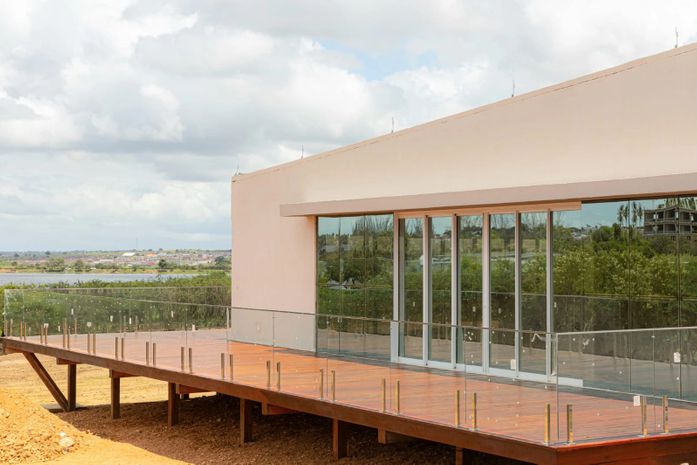 Centro de Convenções de Arapiraca terá sala de café e deck com vista para o Lago da Perucaba