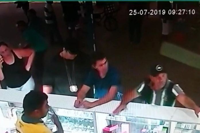 Ação criminosa foi registrada pelas câmeras do circuito de segurança do local