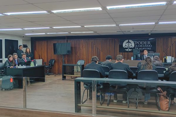Júri de ex-PMs acusados de ocultar corpo de Davi Silva tem depoimentos contraditórios
