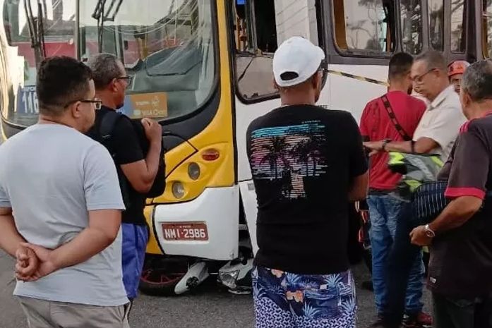 Colisão entre moto e ônibus deixa dois feridos em Maceió