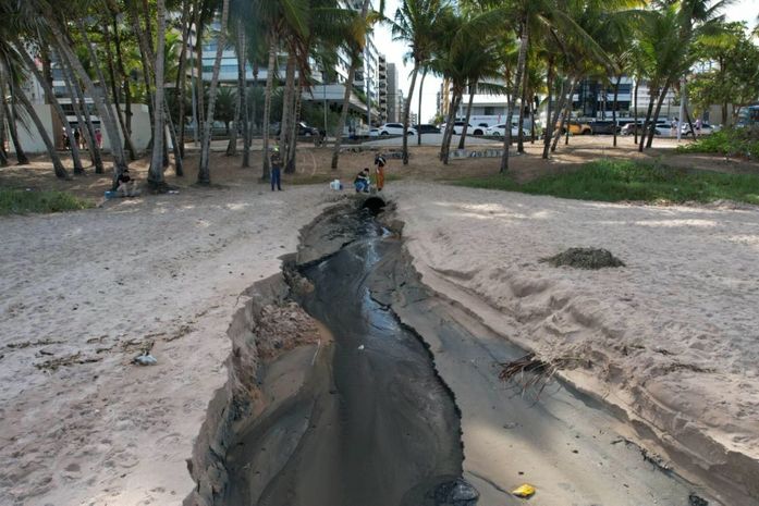 IMA investiga língua suja na Ponta Verde e estabelece prazo de dez dias para conclusão das análises
