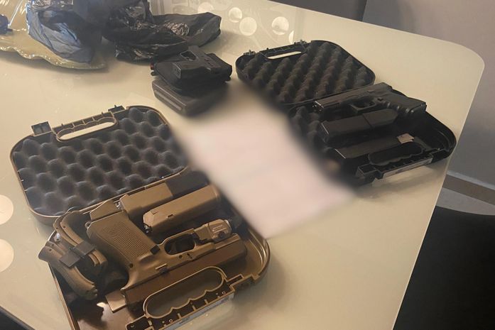 PC apreende armas na Ponta Verde; Suspeito é responsável por provocar abortos após agredir ex