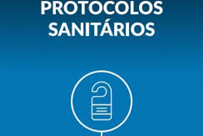 O homem-fiscal usa a máscara embaixo do queixo, deve estar confundindo a covid 19 com papeira...